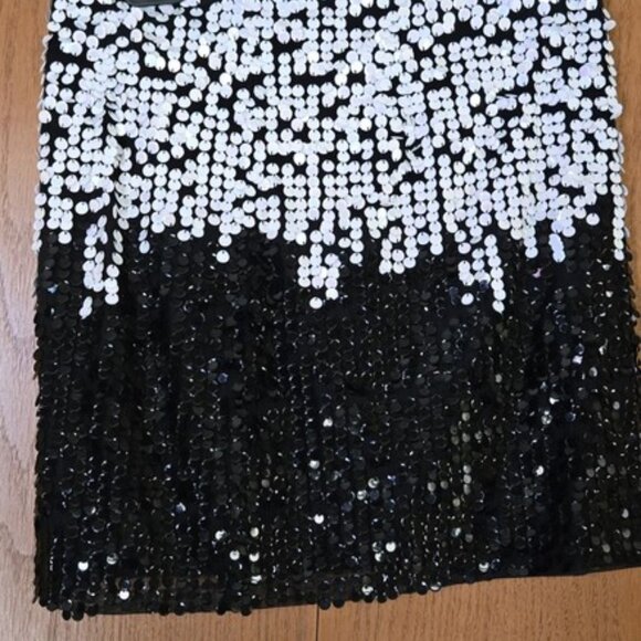 Women's French Connection black short skirt w/white& black Sequins Size 4 - Picture 2 of 8